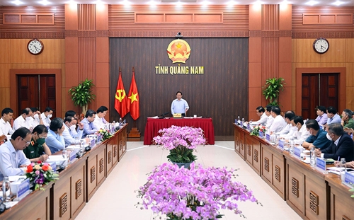 Thủ tướng Phạm Minh Chính làm việc với Ban Thường vụ Tỉnh ủy Quảng Nam